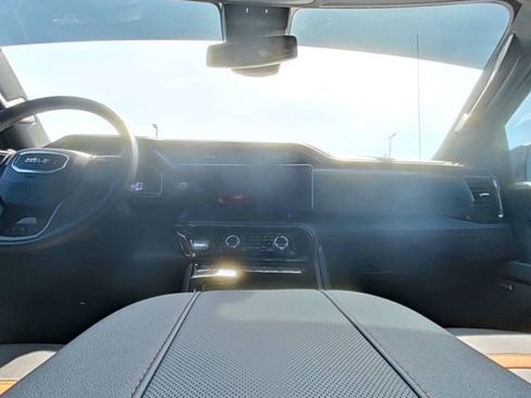 Used 2024 GMC Sierra 1500 AT4 w/ AT4 Premium Package image 25