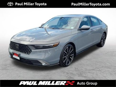 Used 2023 Honda Accord Touring image 1