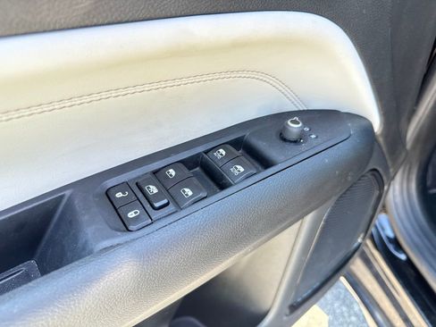 Used 2023 Jeep Compass Limited w/ Elite Group AWD/4WD image 11