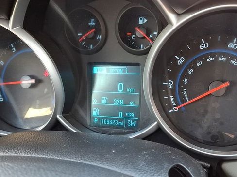 Used 2013 Chevrolet Cruze LS FWD image 21