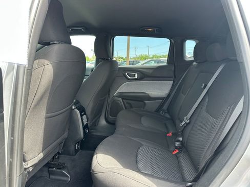Used 2023 Jeep Compass Sport AWD/4WD image 10