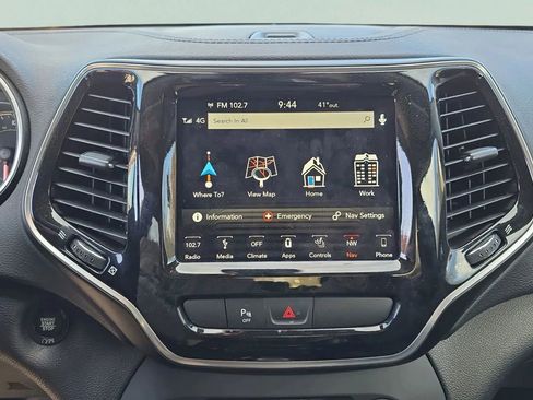 Used 2019 Jeep Cherokee Limited image 25