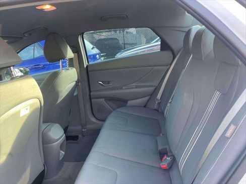 Certified 2025 Hyundai Elantra Sport FWD image 10