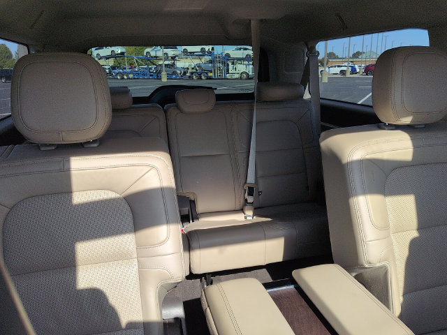 Used 2024 Lincoln Navigator L Reserve AWD/4WD image 11