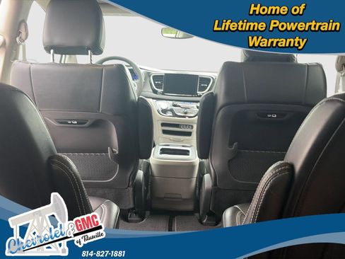 Used 2024 Chrysler Pacifica Touring-L FWD image 28