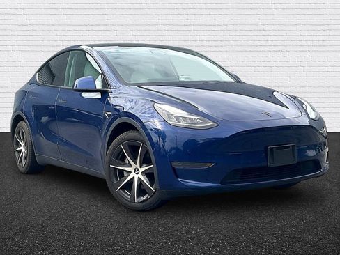 Used 2020 Tesla Model Y Long Range AWD/4WD image 3