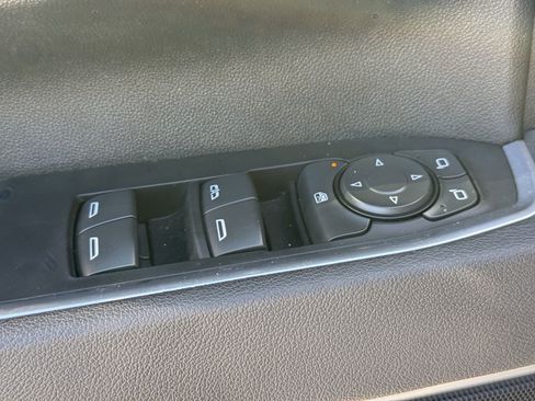 Used 2025 Chevrolet Silverado 2500 LT w/ Convenience Package image 25