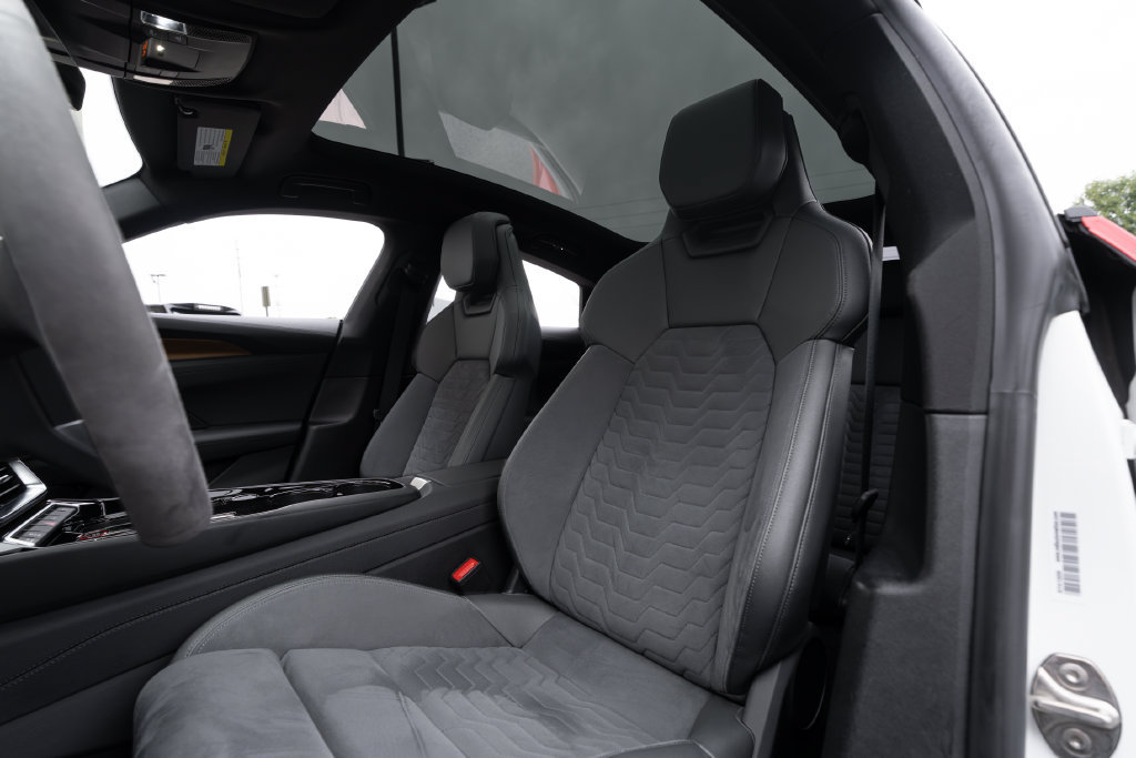 Used 2022 Audi e-tron GT Premium Plus AWD/4WD image 20