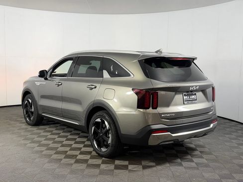 Used 2025 Kia Sorento EX AWD/4WD image 9
