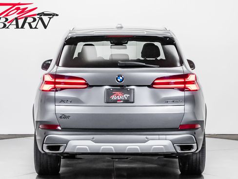 Used 2024 BMW X5 xDrive40i w/ Parking Assistance Package AWD/4WD image 4