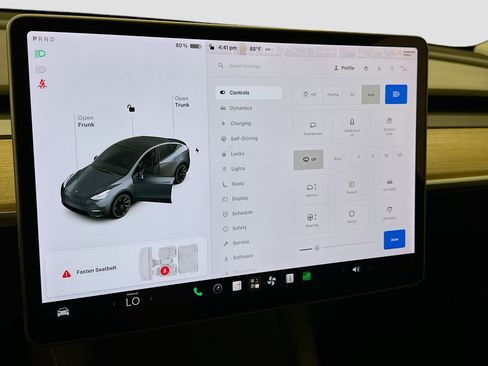 Used 2022 Tesla Model Y Long Range AWD/4WD image 26