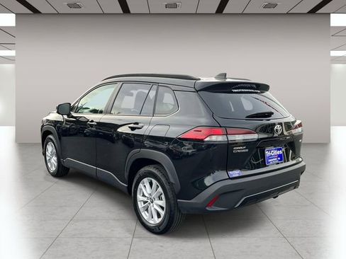 Used 2026 Toyota Corolla Cross LE FWD image 6