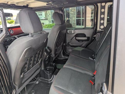Used 2018 Jeep Wrangler Unlimited Rubicon AWD/4WD image 22