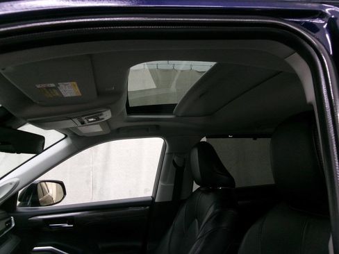 Used 2021 Toyota Highlander Limited image 13