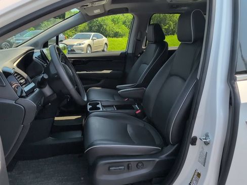 Used 2024 Honda Odyssey Elite image 12