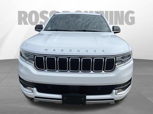 Used 2024 Jeep Wagoneer L Series II w/ Flexible Seating Group RWD image 2