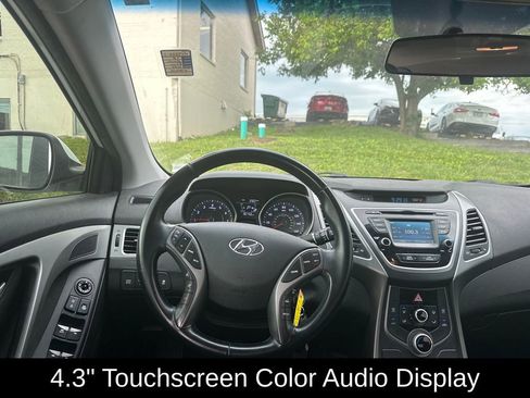 Used 2015 Hyundai Elantra SE w/ Option Group 03 FWD image 9