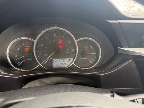 Used 2014 Toyota Corolla LE FWD image 12