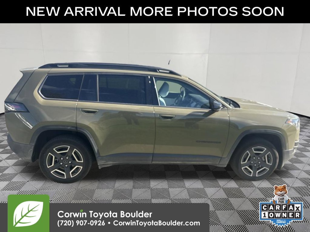 Used 2026 Jeep Cherokee Laredo AWD/4WD image 9