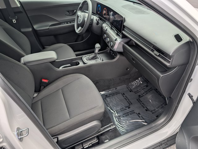 Used 2025 Hyundai Kona SE FWD image 12