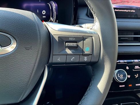 Used 2025 INFINITI QX60 Luxe w/ Black Edition image 19