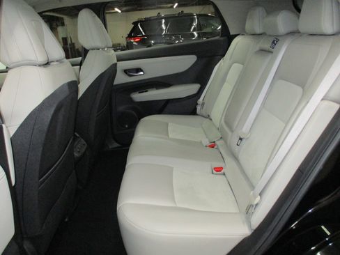 Used 2023 Nissan Ariya AWD image 31