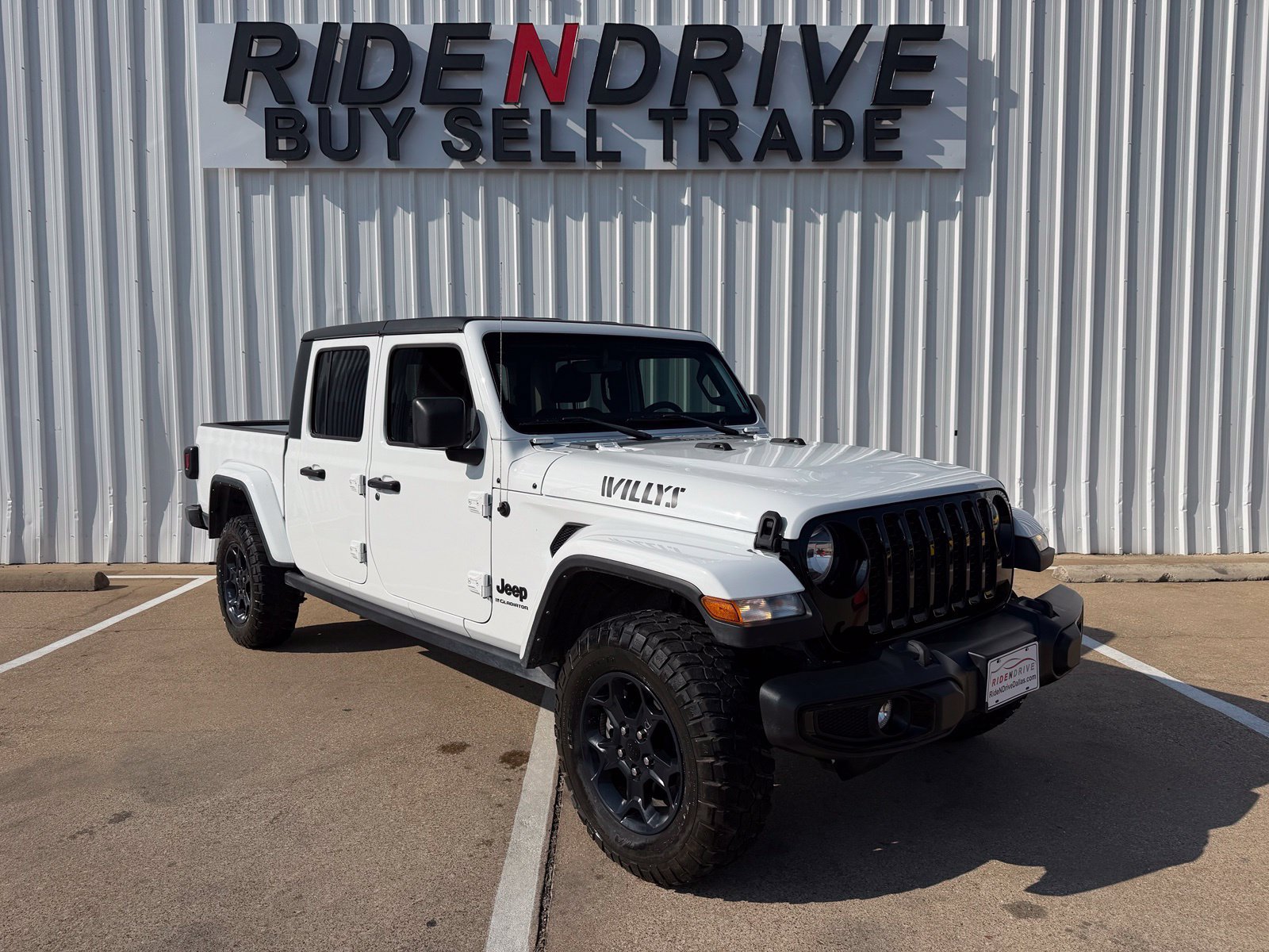 Used 2023 Jeep Gladiator Sport AWD/4WD image 9