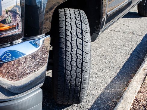Used 2018 Chevrolet Silverado 1500 LT w/ All Star Edition image 9