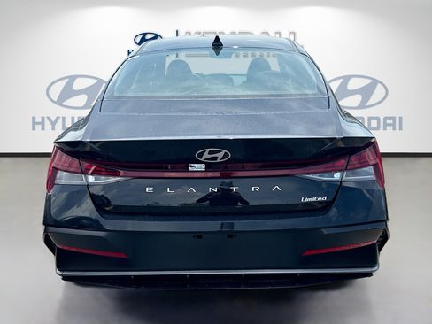 New 2026 Hyundai Elantra Limited FWD image 5