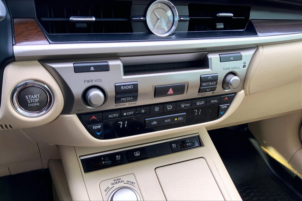 Used 2013 Lexus ES 350 w/ Luxury Pkg FWD image 23