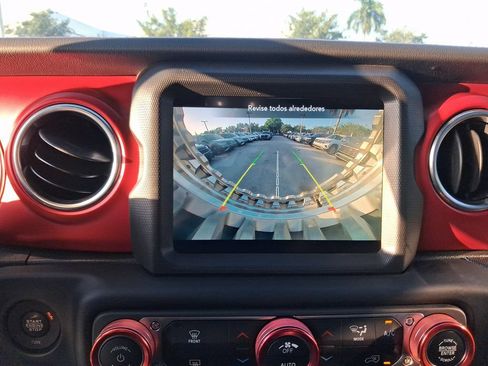 Used 2021 Jeep Wrangler Unlimited Rubicon AWD/4WD image 25