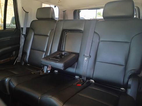 Used 2018 Chevrolet Tahoe 2WD w/ Remote Keyless Entry Package image 12