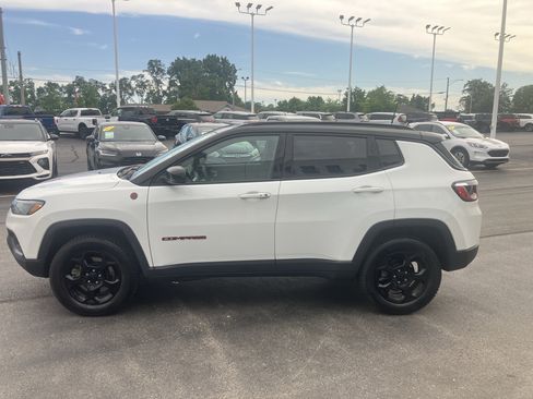 Used 2023 Jeep Compass Trailhawk w/ Sun and Sound Group AWD/4WD image 4
