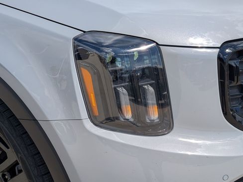Certified 2024 Kia Telluride SX Prestige X-Line AWD/4WD image 10