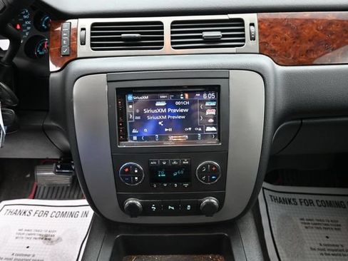 Used 2014 GMC Yukon SLT w/ SLT-2 Equipment Package AWD/4WD image 17