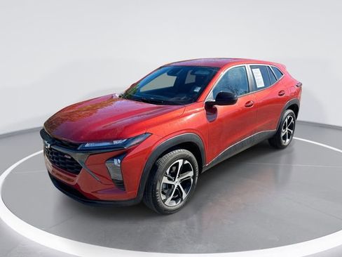 Used 2024 Chevrolet Trax RS w/ Driver Confidence Package image 1