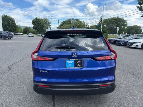 Used 2025 Honda CR-V LX image 3