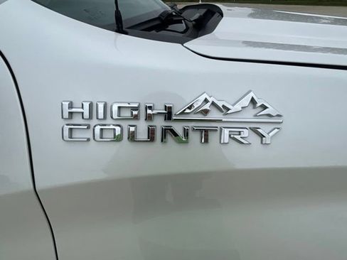 Used 2021 Chevrolet Silverado 1500 High Country w/ Technology Package AWD/4WD image 36