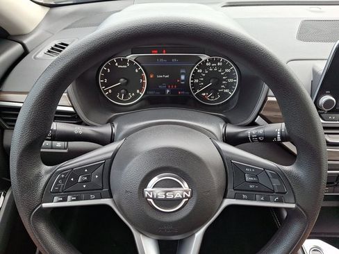 Used 2023 Nissan Altima 2.5 SV FWD image 18