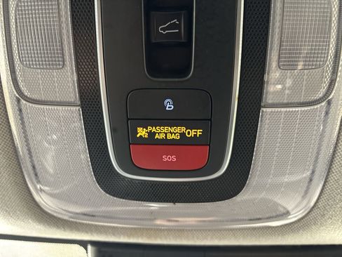 Used 2023 Hyundai Elantra Limited image 16