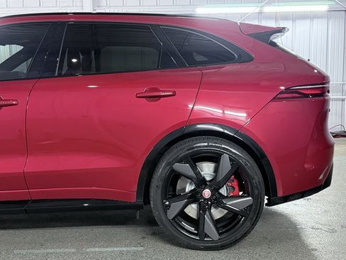 Used 2023 Jaguar F-PACE SVR image 13