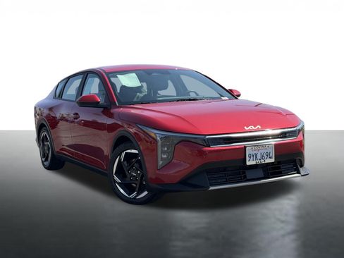 Certified 2025 Kia K4 EX FWD image 2