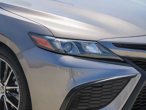 Used 2024 Toyota Camry SE w/ Audio Upgrade Package FWD image 4