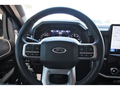 Certified 2024 Ford Expedition XLT image 16