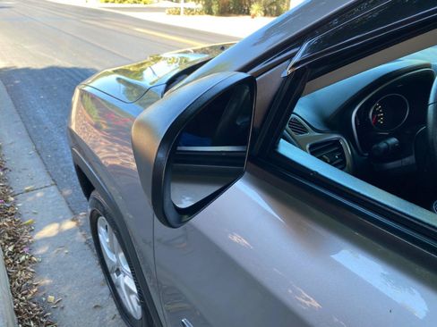 Used 2018 Jeep Compass Sport FWD image 17