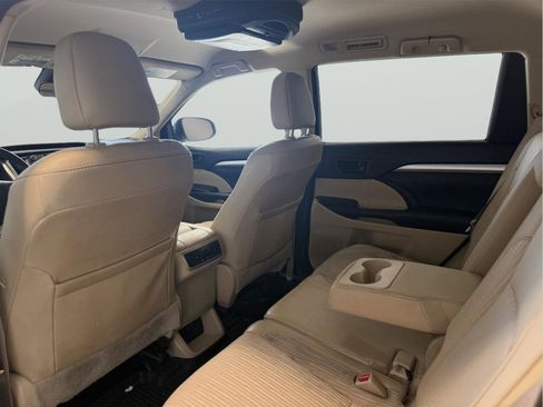 Used 2018 Toyota Highlander Plus image 62