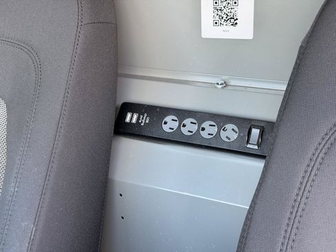 Used 2020 Ford Transit Connect XL FWD image 17