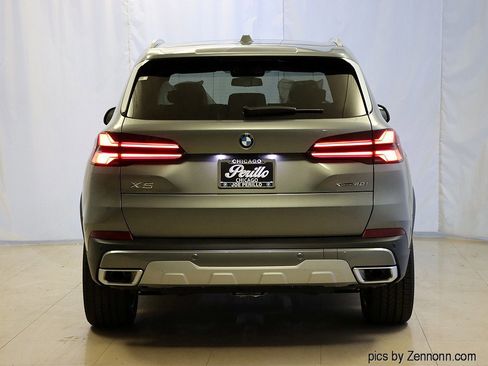 Used 2026 BMW X5 xDrive40i w/ Climate Comfort Package image 9