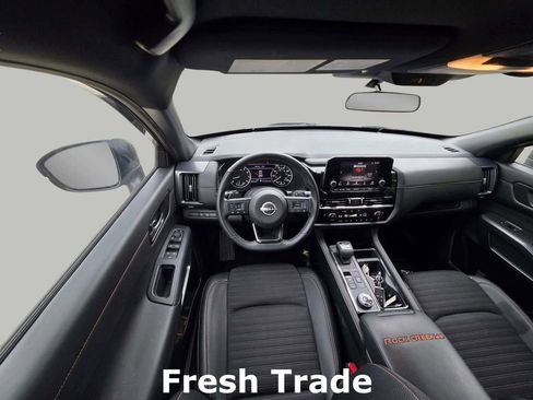 Used 2025 Nissan Pathfinder Rock Creek image 12