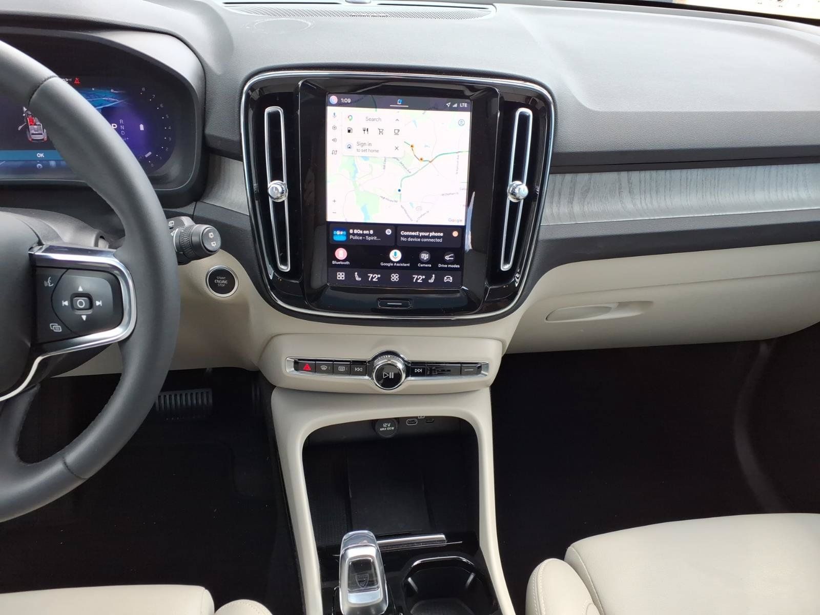 Certified 2024 Volvo XC40 B5 Ultimate w/ Protection Package Premier AWD/4WD image 14